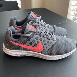 Womens Nike tennis shoes